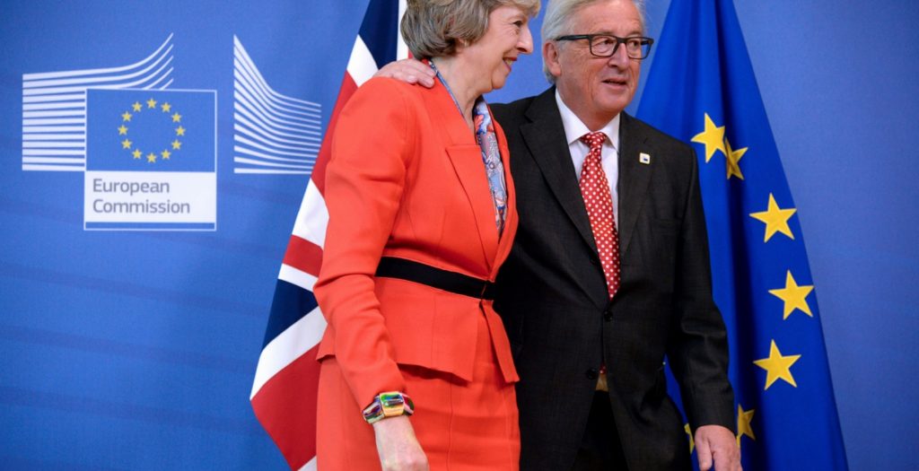 Brexit: Ομαλή έξοδο βλέπει η Μέι μετά το συμβιβασμό με τις Βρυξέλλες | Pagenews.gr Brexit: Ομαλή έξοδο βλέπει η Μέι μετά το συμβιβασμό με τις Βρυξέλλες | Pagenews.gr
