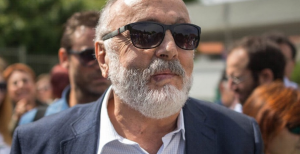 Κουρουμπλής αντί Καμμένου στον Λευκό Οίκο | Pagenews.gr Κουρουμπλής αντί Καμμένου στον Λευκό Οίκο | Pagenews.gr
