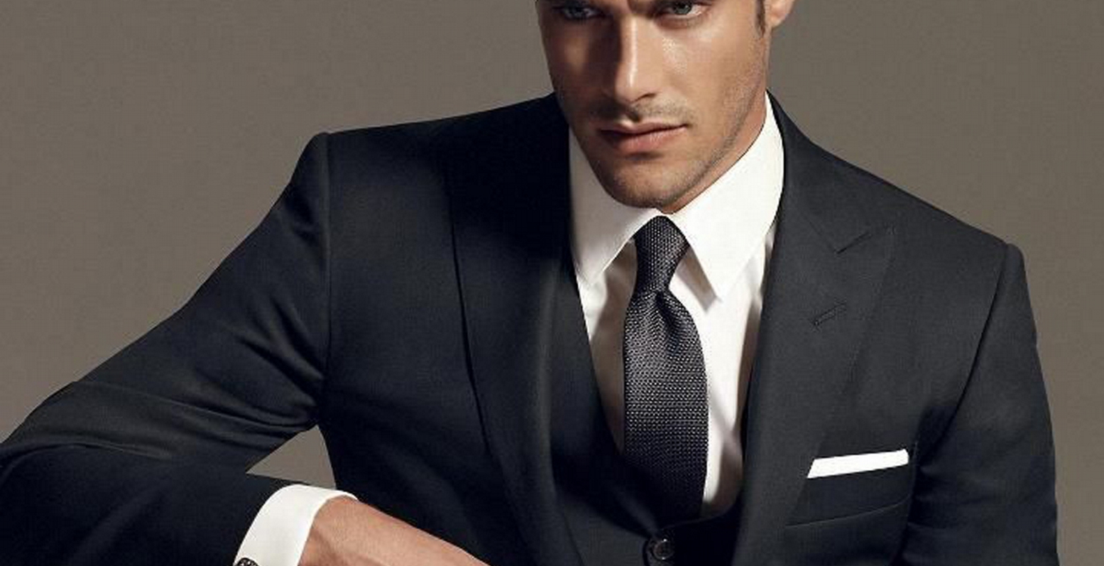 наличие солидный. мужчина в костюме. кристилев алексей анатольевич. деловой мужчина. наличие солидный.