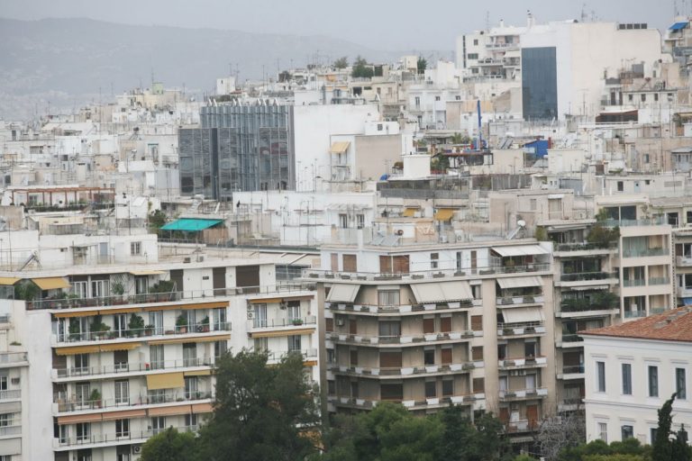 «Ραβασάκια» από τις Τράπεζες – Έρχονται πλειστηριασμοί πρώτης κατοικίας για κόκκινα δάνεια