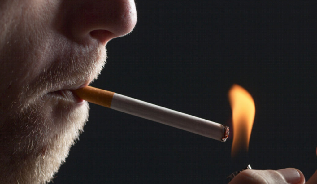 Τσουχτερά τα πρόστιμα για τους παραβάτες του αντικαπνιστικού | Pagenews.gr Τσουχτερά τα πρόστιμα για τους παραβάτες του αντικαπνιστικού | Pagenews.gr
