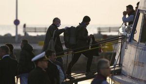 Πάνω από 9.800 πρόσφυγες και μετανάστες αιτούνται άσυλο στο Βόρειο Αιγαίο | Pagenews.gr Πάνω από 9.800 πρόσφυγες και μετανάστες αιτούνται άσυλο στο Βόρειο Αιγαίο | Pagenews.gr