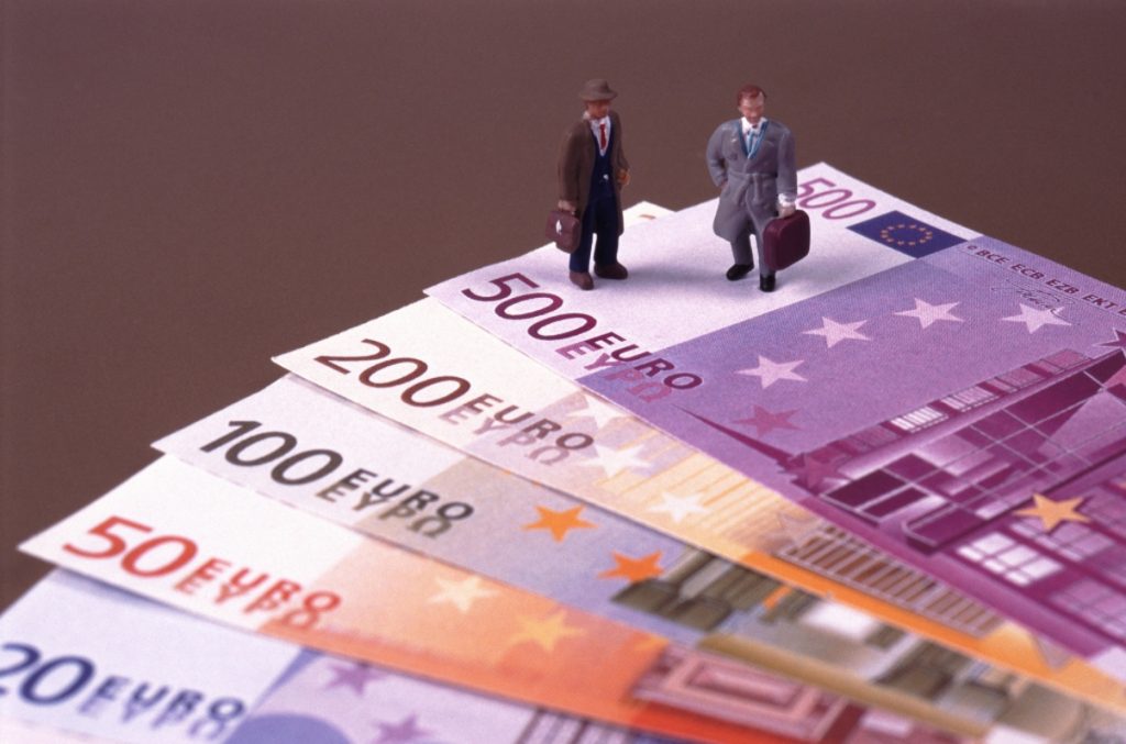 Η αβεβαιότητα »απέλασε» τις καταθέσεις | Pagenews.gr Η αβεβαιότητα »απέλασε» τις καταθέσεις | Pagenews.gr