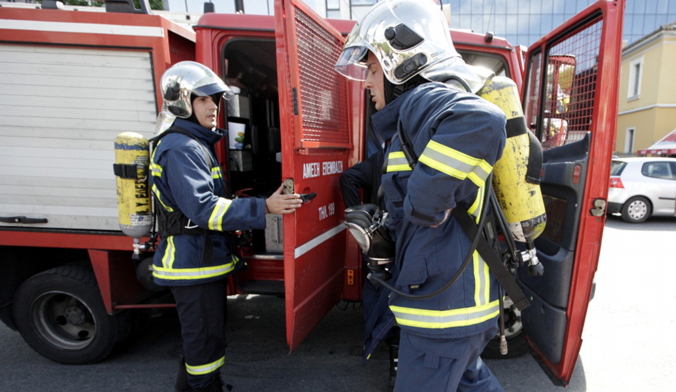 Φωτιά τώρα: «Άρπαξε» φορτηγό στην Αθηνών – Λαμίας