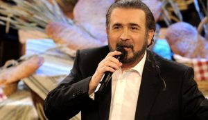 Λαζόπουλος – «Αλ τσαντίρι»: Όλα έτοιμα για την μεγάλη επιστροφή; | Pagenews.gr Λαζόπουλος – «Αλ τσαντίρι»: Όλα έτοιμα για την μεγάλη επιστροφή; | Pagenews.gr
