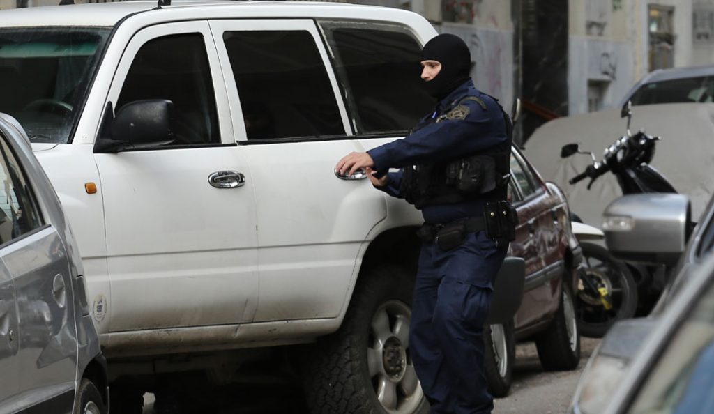Επιχείρηση της Αντιτρομοκρατικής – Στο στόχαστρο η ακροδεξιά οργάνωση Combat 18 | Pagenews.gr Επιχείρηση της Αντιτρομοκρατικής – Στο στόχαστρο η ακροδεξιά οργάνωση Combat 18 | Pagenews.gr