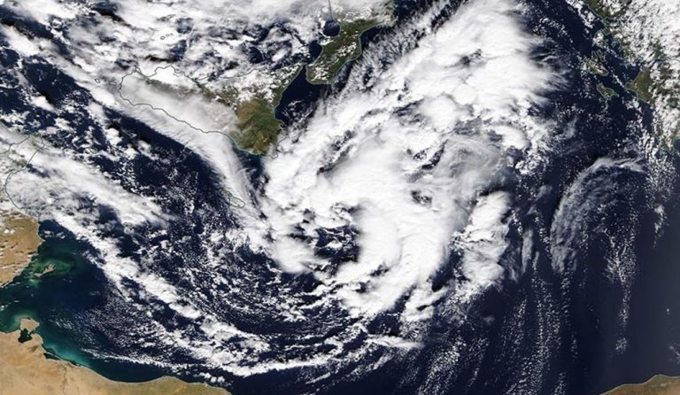 ΗΠΑ: Σε κατάσταση εκτάκτου ανάγκης η Ουάσινγκτον λόγω του τυφώνα Φλόρενς | Pagenews.gr ΗΠΑ: Σε κατάσταση εκτάκτου ανάγκης η Ουάσινγκτον λόγω του τυφώνα Φλόρενς | Pagenews.gr