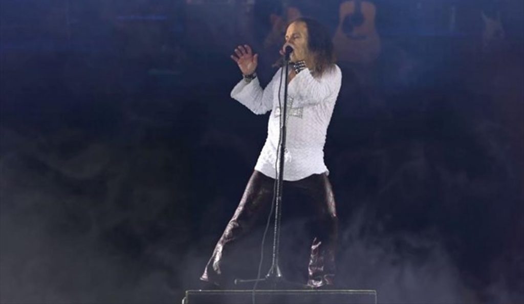 Ronnie James Dio: Ο θρυλικός performer επί σκηνής 7 χρόνια μετά τον…θάνατό του (pics) | Pagenews.gr Ronnie James Dio: Ο θρυλικός performer επί σκηνής 7 χρόνια μετά τον…θάνατό του (pics) | Pagenews.gr