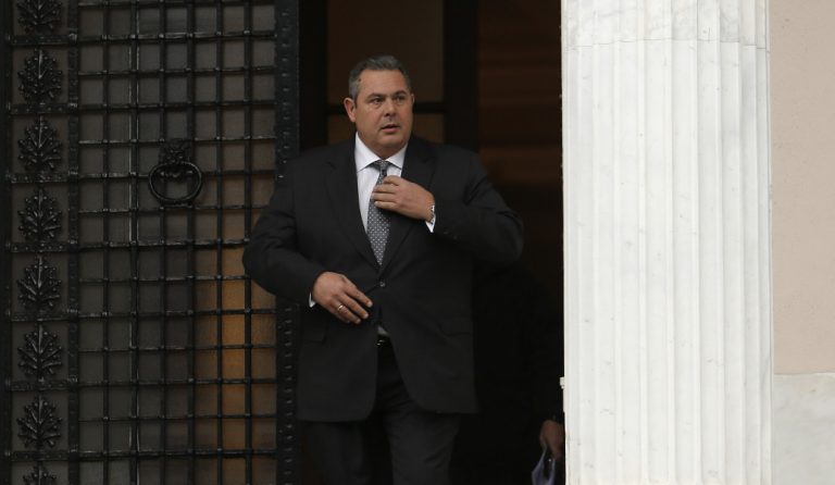 H δέσμευση και η νέα «διγλωσσία» του Καμμένου