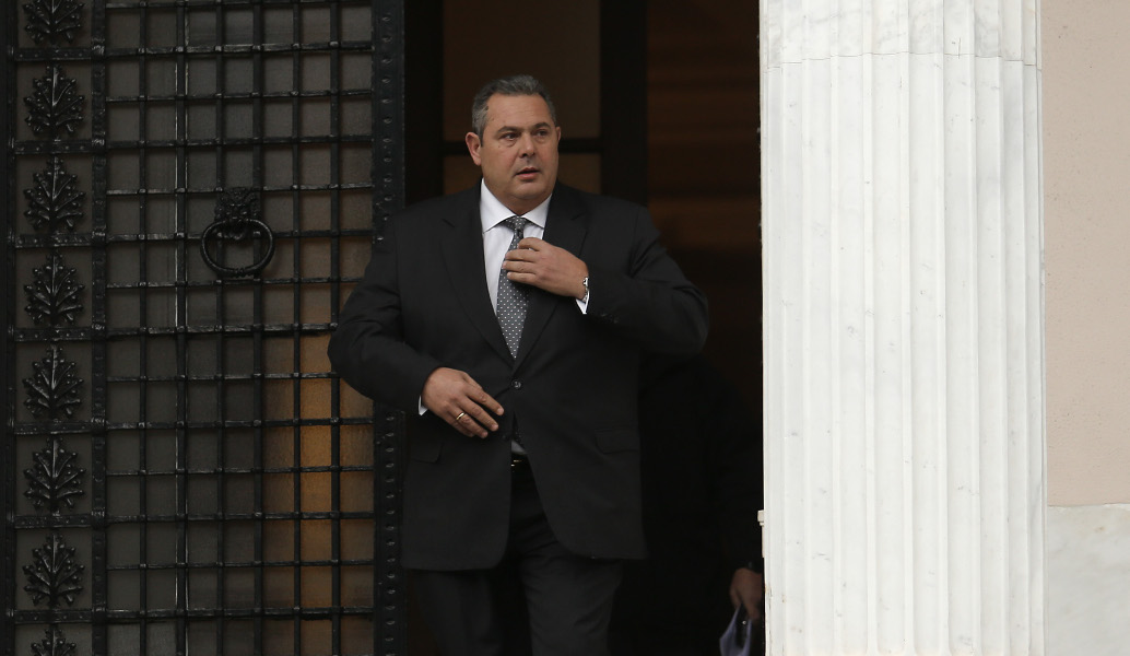 H δέσμευση και η νέα “διγλωσσία” του Καμμένου