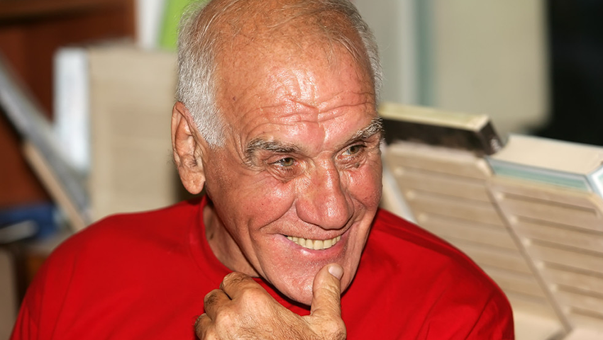 Αλέφαντος: “Είναι προπονητής αυτός, να ρωτάει τους βοηθούς τι να κάνει;”