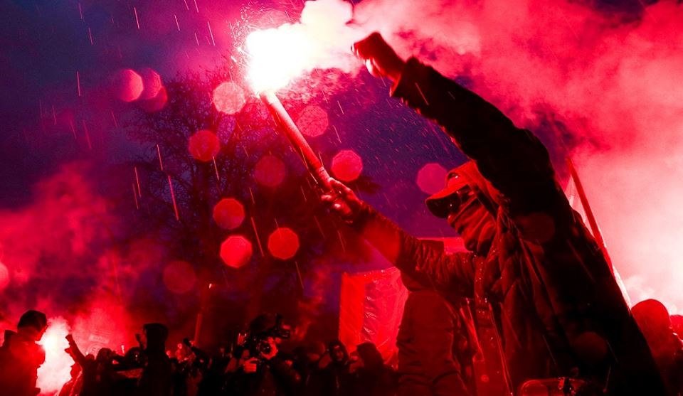 Παρί – Ρεάλ: Οι πρώτες εντυπωσιακές εικόνες του κόσμου της Παρί έξω από το γήπεδο (pic) | Pagenews.gr Παρί – Ρεάλ: Οι πρώτες εντυπωσιακές εικόνες του κόσμου της Παρί έξω από το γήπεδο (pic) | Pagenews.gr