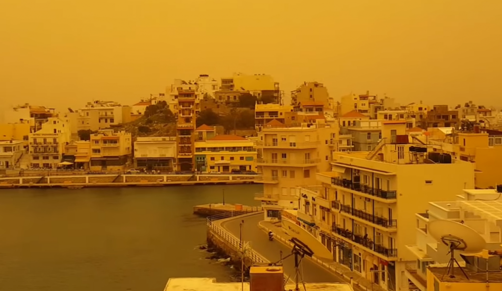 Η αφρικανική σκόνη επιστρέφει και κλείνει σχολεία | Pagenews.gr Η αφρικανική σκόνη επιστρέφει και κλείνει σχολεία | Pagenews.gr