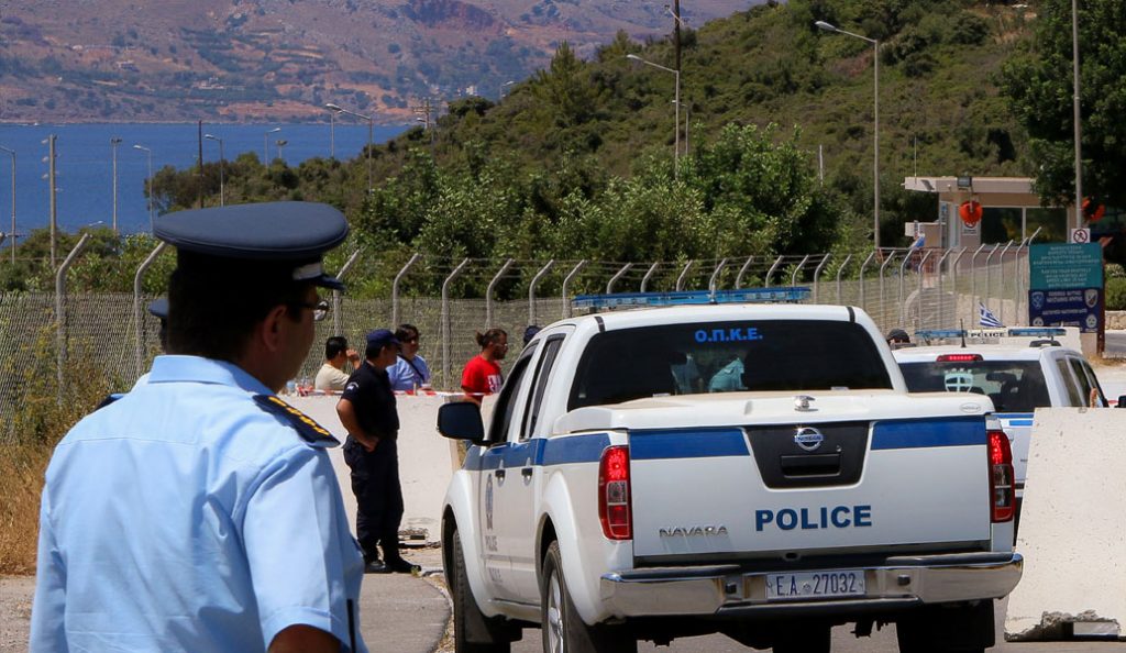 Χανιά: Έβγαλαν μαχαίρι και λήστεψαν άτομο με αναπηρία | Pagenews.gr Χανιά: Έβγαλαν μαχαίρι και λήστεψαν άτομο με αναπηρία | Pagenews.gr