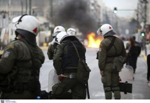 Επεισόδια ανάμεσα σε ακροδεξιούς οπαδούς της Ρεάλ και αναρχικούς της Ράγιο | Pagenews.gr Επεισόδια ανάμεσα σε ακροδεξιούς οπαδούς της Ρεάλ και αναρχικούς της Ράγιο | Pagenews.gr