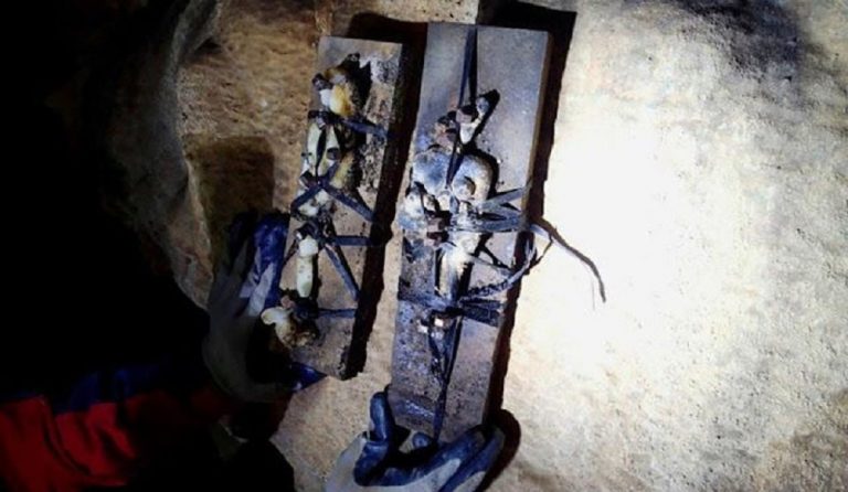 Αιτωλοακαρνανία: Βρέθηκαν κούκλες «βουντού» σε σπήλαιο στο Θέρμο (pics)