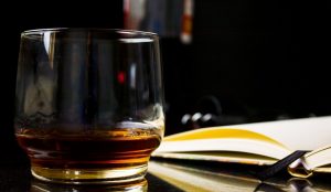 Τα πιο ακριβά ουίσκι στον κόσμο: 1,2 εκατ. δολάρια για δύο μπουκάλια Macallan | Pagenews.gr Τα πιο ακριβά ουίσκι στον κόσμο: 1,2 εκατ. δολάρια για δύο μπουκάλια Macallan | Pagenews.gr