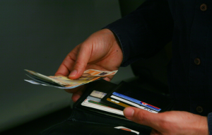 Αφορολόγητο 2018: Χαράτσι 22% σε όσους δεν καλύψουν τις αγορές με κάρτες | Pagenews.gr Αφορολόγητο 2018: Χαράτσι 22% σε όσους δεν καλύψουν τις αγορές με κάρτες | Pagenews.gr