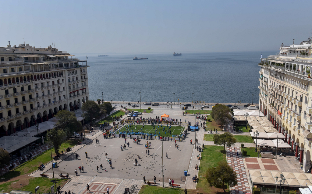 Θεσσαλονίκη: Παραδοσιακή κορεάτικη μουσική στην πλατεία Αριστοτέλους | Pagenews.gr Θεσσαλονίκη: Παραδοσιακή κορεάτικη μουσική στην πλατεία Αριστοτέλους | Pagenews.gr