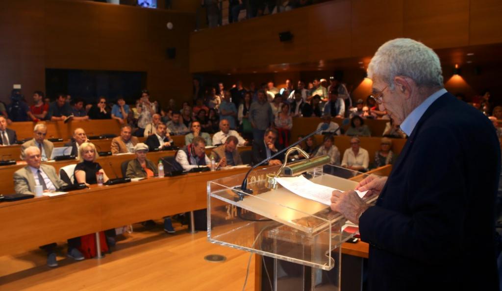 Μπουτάρης από το δημοτικό συμβούλιο – Μου επιτέθηκαν οργανωμένοι φασίστες (vid) | Pagenews.gr Μπουτάρης από το δημοτικό συμβούλιο – Μου επιτέθηκαν οργανωμένοι φασίστες (vid) | Pagenews.gr