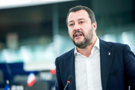 Οι κανόνες είναι για τους άλλους… | Pagenews.gr Οι κανόνες είναι για τους άλλους… | Pagenews.gr