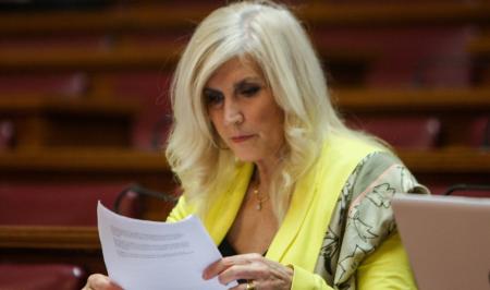 Αυλωνίτου: Ζήτησε συγνώμη για τις π@π@ριές | Pagenews.gr Αυλωνίτου: Ζήτησε συγνώμη για τις π@π@ριές | Pagenews.gr