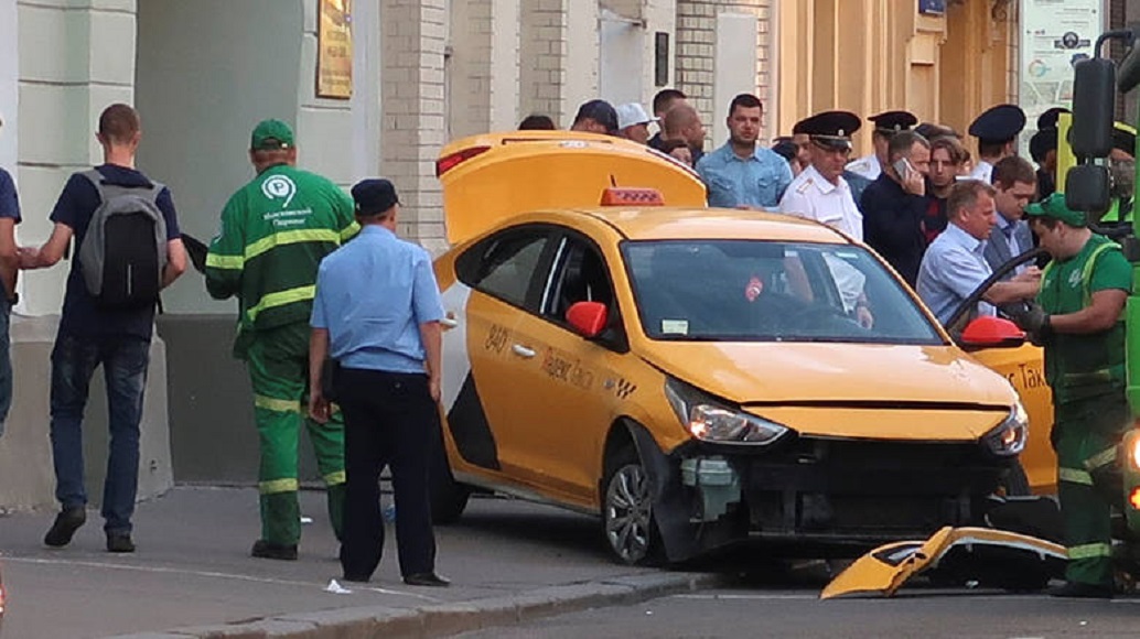 Μόσχα: Εξιτήριο για τρεις από τους τραυματίες που παρέσυρε το ταξί | Pagenews.gr Μόσχα: Εξιτήριο για τρεις από τους τραυματίες που παρέσυρε το ταξί | Pagenews.gr