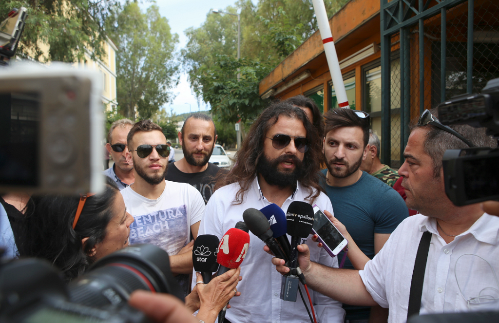 Μπαρμπαρούσης: Αφέθηκε ελεύθερος μετά την απολογία του | Pagenews.gr Μπαρμπαρούσης: Αφέθηκε ελεύθερος μετά την απολογία του | Pagenews.gr