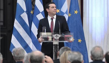 Μια γραβάτα με γραμμάς… | Pagenews.gr Μια γραβάτα με γραμμάς… | Pagenews.gr