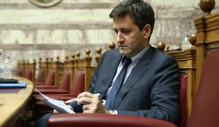 Χουλιαράκης για χρέος: Μην το αφήσουμε στα χέρια των ξένων