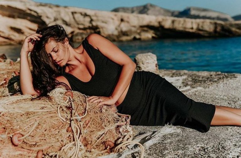 Οι σέξι πόζες της Μαρίας Κορινθίου στα Κουφονήσια (pics) | Pagenews.gr Οι σέξι πόζες της Μαρίας Κορινθίου στα Κουφονήσια (pics) | Pagenews.gr
