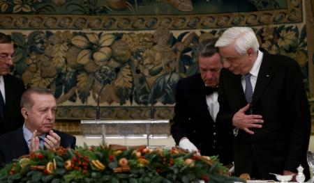 Πυρκαγιές Αττική: Ο Ερντογάν στο πλευρό της Ελλάδας – Το μήνυμα στον Παυλόπουλο | Pagenews.gr Πυρκαγιές Αττική: Ο Ερντογάν στο πλευρό της Ελλάδας – Το μήνυμα στον Παυλόπουλο | Pagenews.gr