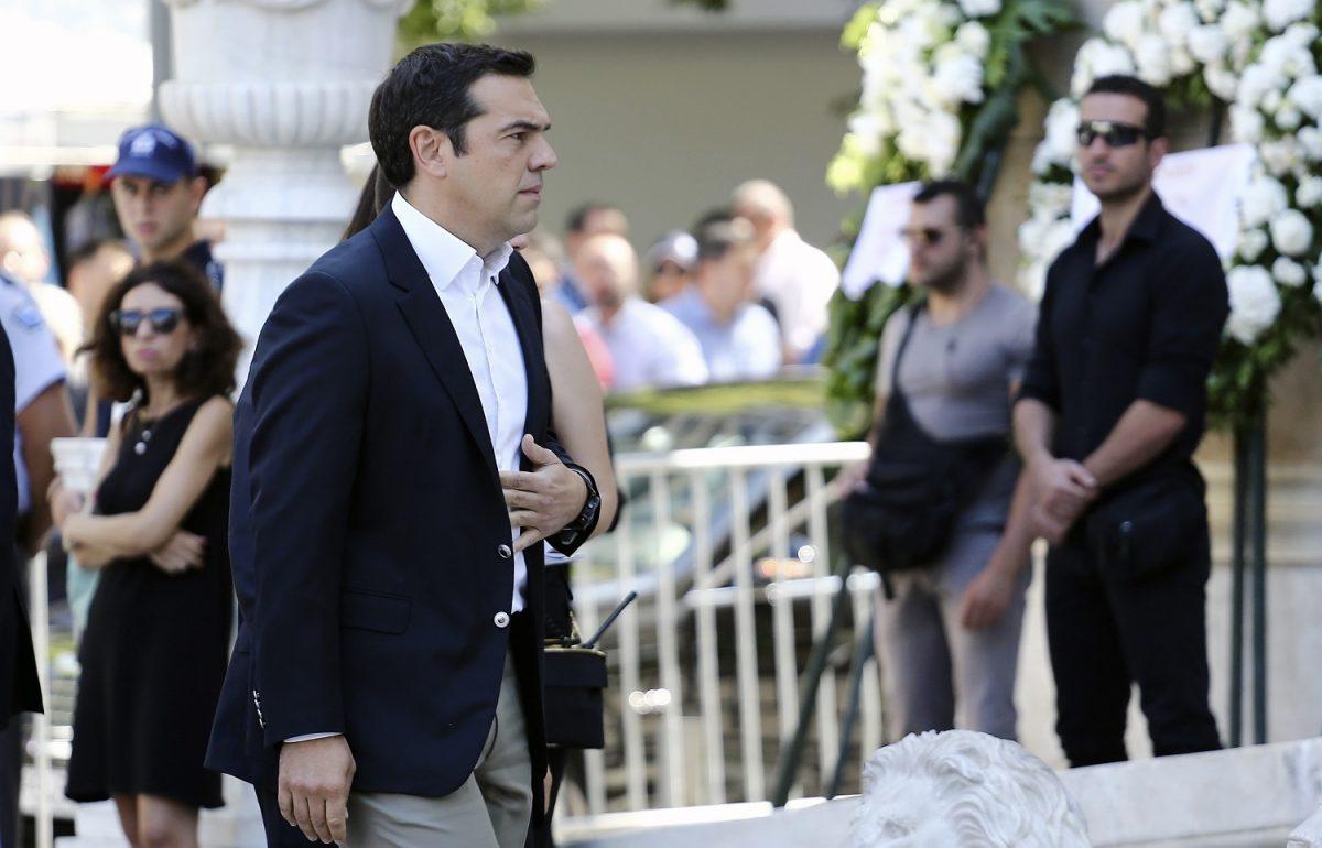Σωκράτης Κόκκαλης Junior: Πλήθος κόσμου στο τελευταίο «αντίο» | Pagenews.gr Σωκράτης Κόκκαλης Junior: Πλήθος κόσμου στο τελευταίο «αντίο» | Pagenews.gr
