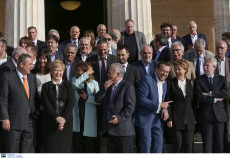 ΑΝΑΣΧΗΜΑΤΙΣΜΟΣ: Με νέα στροφή προς τα (κεντρο) δεξιά… | Pagenews.gr ΑΝΑΣΧΗΜΑΤΙΣΜΟΣ: Με νέα στροφή προς τα (κεντρο) δεξιά… | Pagenews.gr