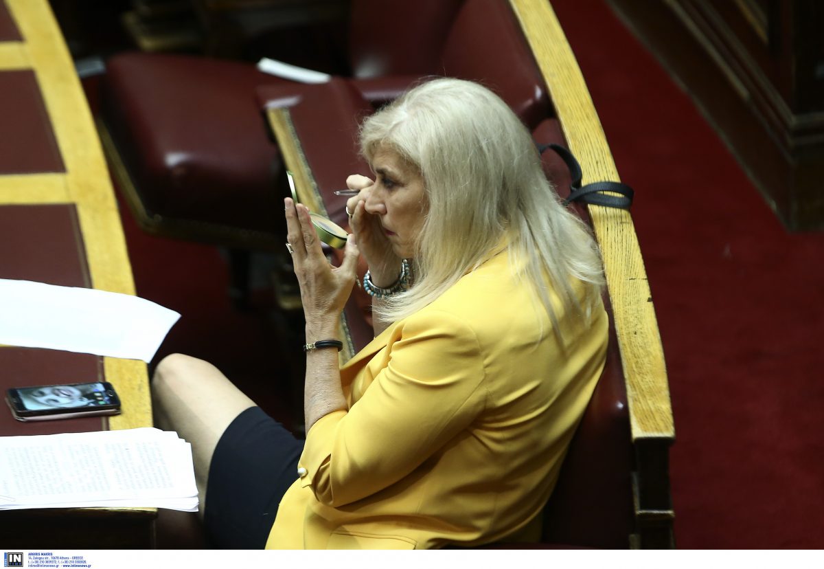 Π@π@ριές παντού!