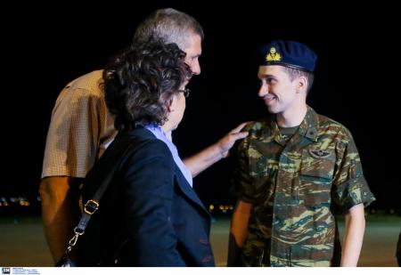 ΕΛΛΗΝΕΣ ΣΤΡΑΤΙΩΤΙΚΟΙ: «Βράχος» ο Μητρετώδης – «Μάνα μην παρακαλέσεις κανέναν» | Pagenews.gr ΕΛΛΗΝΕΣ ΣΤΡΑΤΙΩΤΙΚΟΙ: «Βράχος» ο Μητρετώδης – «Μάνα μην παρακαλέσεις κανέναν» | Pagenews.gr