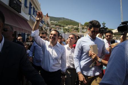 Τσίπρας: Επικός διάλογος με φίλαθλο της ΑΕΚ – «Θα παίξεις Champions League;» | Pagenews.gr Τσίπρας: Επικός διάλογος με φίλαθλο της ΑΕΚ – «Θα παίξεις Champions League;» | Pagenews.gr