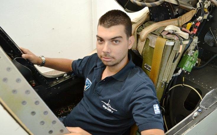 Μιχάλης Τσάλτας: Ο άνθρωπος που κατασκευάζει στο σπίτι του πιλοτήριο μαχητικού αεροσκάφους | Pagenews.gr Μιχάλης Τσάλτας: Ο άνθρωπος που κατασκευάζει στο σπίτι του πιλοτήριο μαχητικού αεροσκάφους | Pagenews.gr