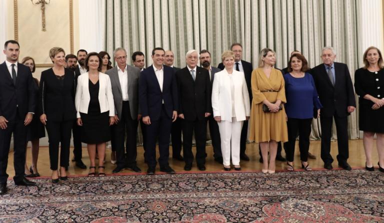 Ανασχηματισμός: Ποιοι ορκίστηκαν με θρησκευτικό και ποιοι με πολιτικό όρκο (pics&vid)