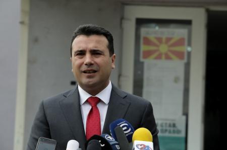 Σκόπια: Ο Ζάεφ βρήκε έναν από του οκτώ βουλευτές για τη συνταγματική αλλαγή | Pagenews.gr Σκόπια: Ο Ζάεφ βρήκε έναν από του οκτώ βουλευτές για τη συνταγματική αλλαγή | Pagenews.gr