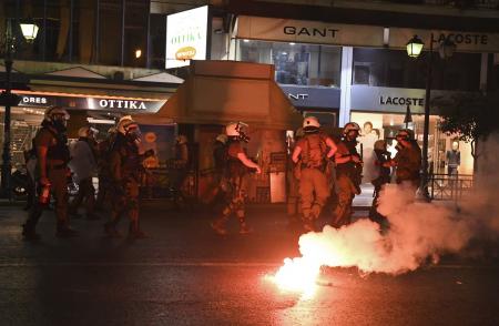 ΦΥΣΣΑΣ: Επεισόδια στην αντιφασιστική πορεία για τη μνήμη του | Pagenews.gr ΦΥΣΣΑΣ: Επεισόδια στην αντιφασιστική πορεία για τη μνήμη του | Pagenews.gr