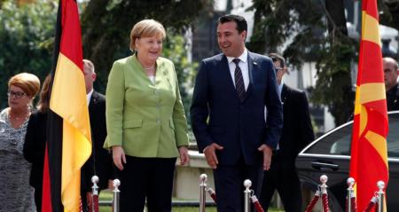 Στα Σκόπια η Μέρκελ: Ιστορική ευκαιρία για την ΠΓΔΜ το δημοψήφισμα | Pagenews.gr Στα Σκόπια η Μέρκελ: Ιστορική ευκαιρία για την ΠΓΔΜ το δημοψήφισμα | Pagenews.gr