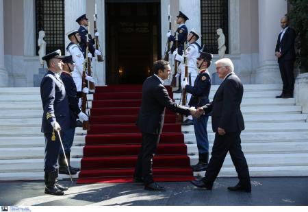 Τσίπρας- Σταϊνμάιερ: Σε φιλικό κλίμα η συνάντηση τους – Όσα ειπώθηκαν | Pagenews.gr Τσίπρας- Σταϊνμάιερ: Σε φιλικό κλίμα η συνάντηση τους – Όσα ειπώθηκαν | Pagenews.gr