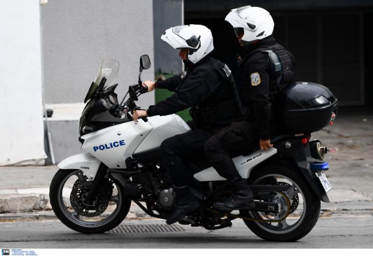 Εξάρχεια: Χειροπέδες σε 17χρονο που λήστευε πεζούς