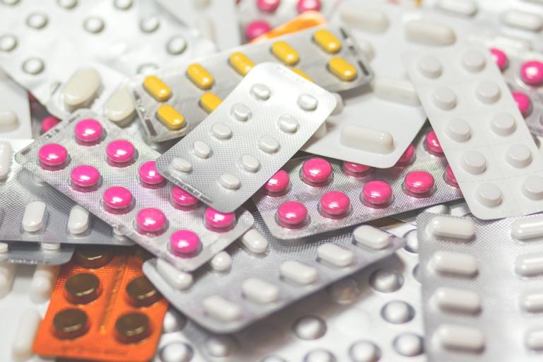 ΕΟΦ: Συναγερμός για επικίνδυνα φάρμακα στο διαδίκτυο