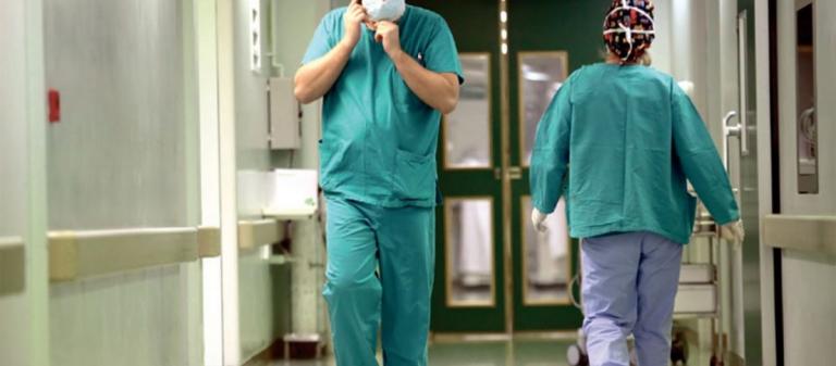 Τουλάχιστον 120.000 Έλληνες χρήζουν «Ανακουφιστικής Φροντίδας» – Μόλις 600 τη λαμβάνουν