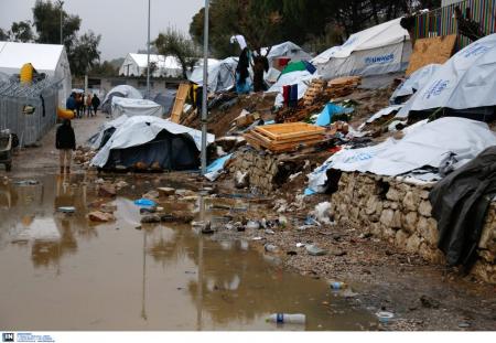 Μόρια μετανάστες: Σχέδιο αποσυμφόρησης της περιοχής μέχρι τα Χριστούγεννα | Pagenews.gr Μόρια μετανάστες: Σχέδιο αποσυμφόρησης της περιοχής μέχρι τα Χριστούγεννα | Pagenews.gr
