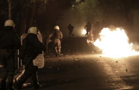 Επεισόδια τώρα: Ένταση και δακρυγόνα μετά την πορεία για την επέτειο του Πολυτεχνείου (pics&vids) | Pagenews.gr Επεισόδια τώρα: Ένταση και δακρυγόνα μετά την πορεία για την επέτειο του Πολυτεχνείου (pics&vids) | Pagenews.gr