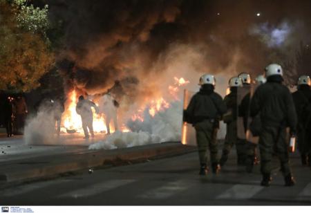 Πολυτεχνείο 2018: Δίωξη για κακούργημα σε έξι από τους 19 συλληφθέντες για τα επεισόδια | Pagenews.gr Πολυτεχνείο 2018: Δίωξη για κακούργημα σε έξι από τους 19 συλληφθέντες για τα επεισόδια | Pagenews.gr