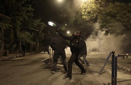 Πορεία σήμερα: Επεισόδια στην Πάτρα με μολότοφ και χημικά (vids) | Pagenews.gr Πορεία σήμερα: Επεισόδια στην Πάτρα με μολότοφ και χημικά (vids) | Pagenews.gr